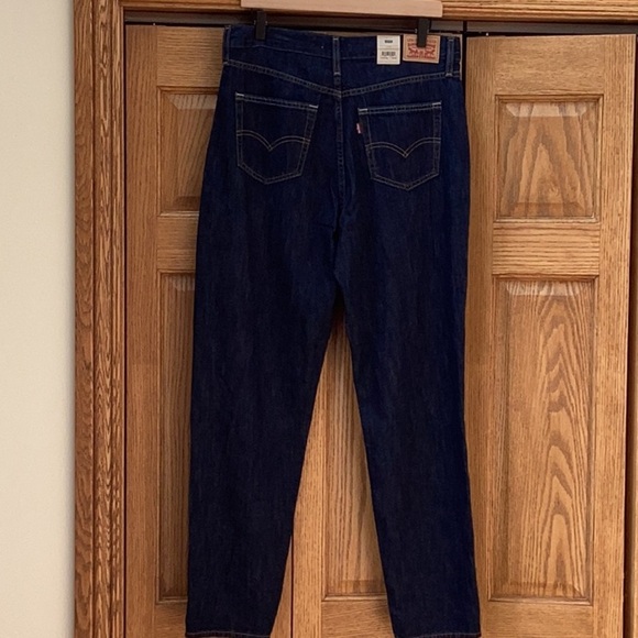 Levi’s 80s mom jeans, dark wash denim, ❗️NEW❗️ women’s size 31 - Picture 4 of 16